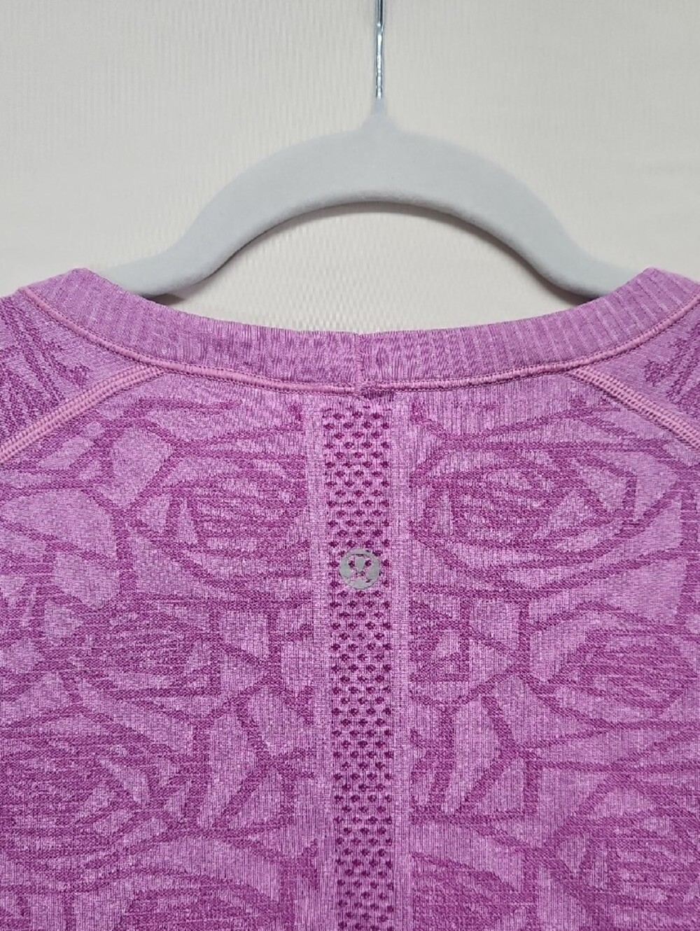 Lululemon Athletica Swiftly Tech Short Sleeve Tee Lilac Purple Jacquard - Picture 12 of 15